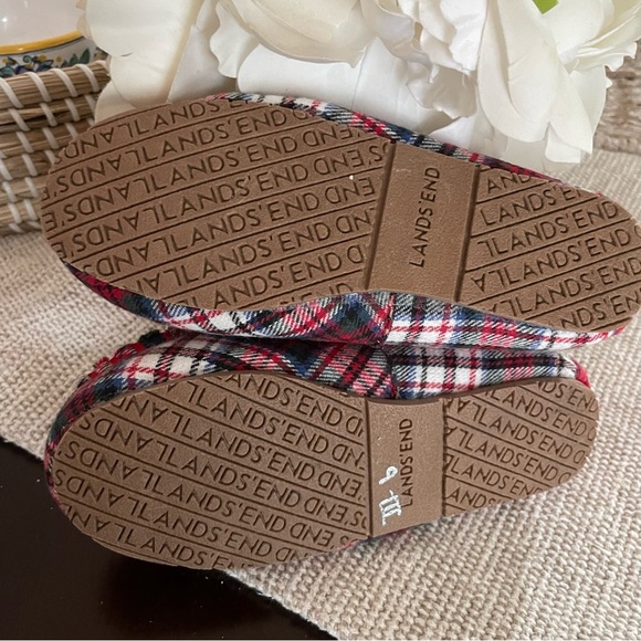 Lands End toddler plaid red slippers - Picture 3 of 3